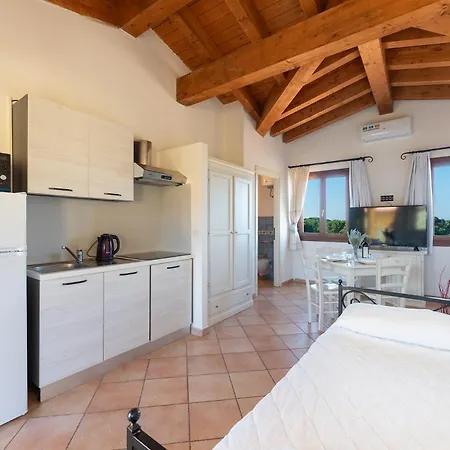 Residence Pierre & Vacances Vignola Mare Exterior photo