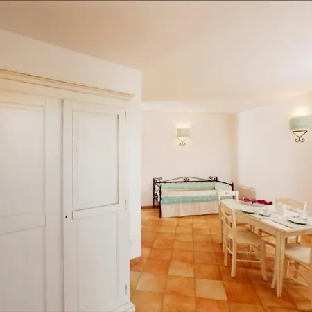 Residence Pierre & Vacances Vignola Mare Exterior photo